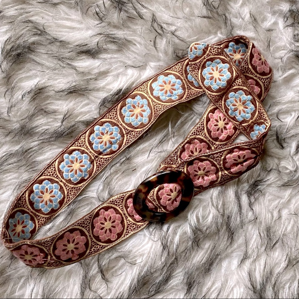 Hadley Pollet Blue & Pink Zinnia Belt